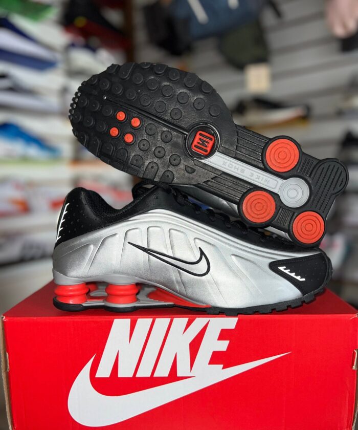 Nike Shox R4 Black and Metallic Silver Sneakers