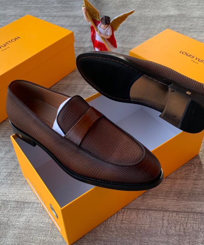 Men’s Brown Textured Leather Loafers with Micro-Pattern Upper