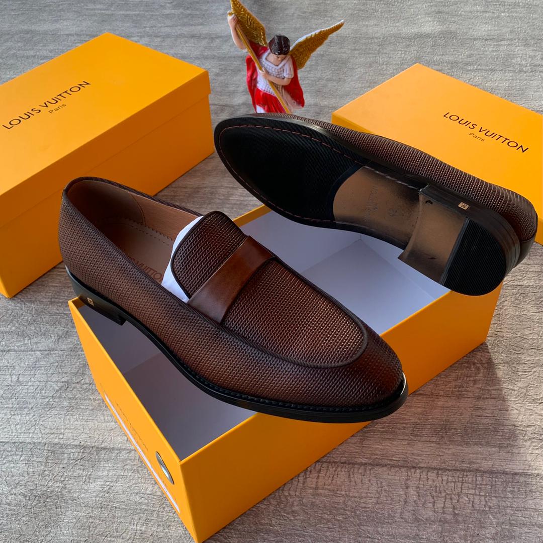 Men’s Brown Textured Leather Loafers with Micro-Pattern Upper Men’s Brown Textured Leather Loafers with Micro-Pattern Upper