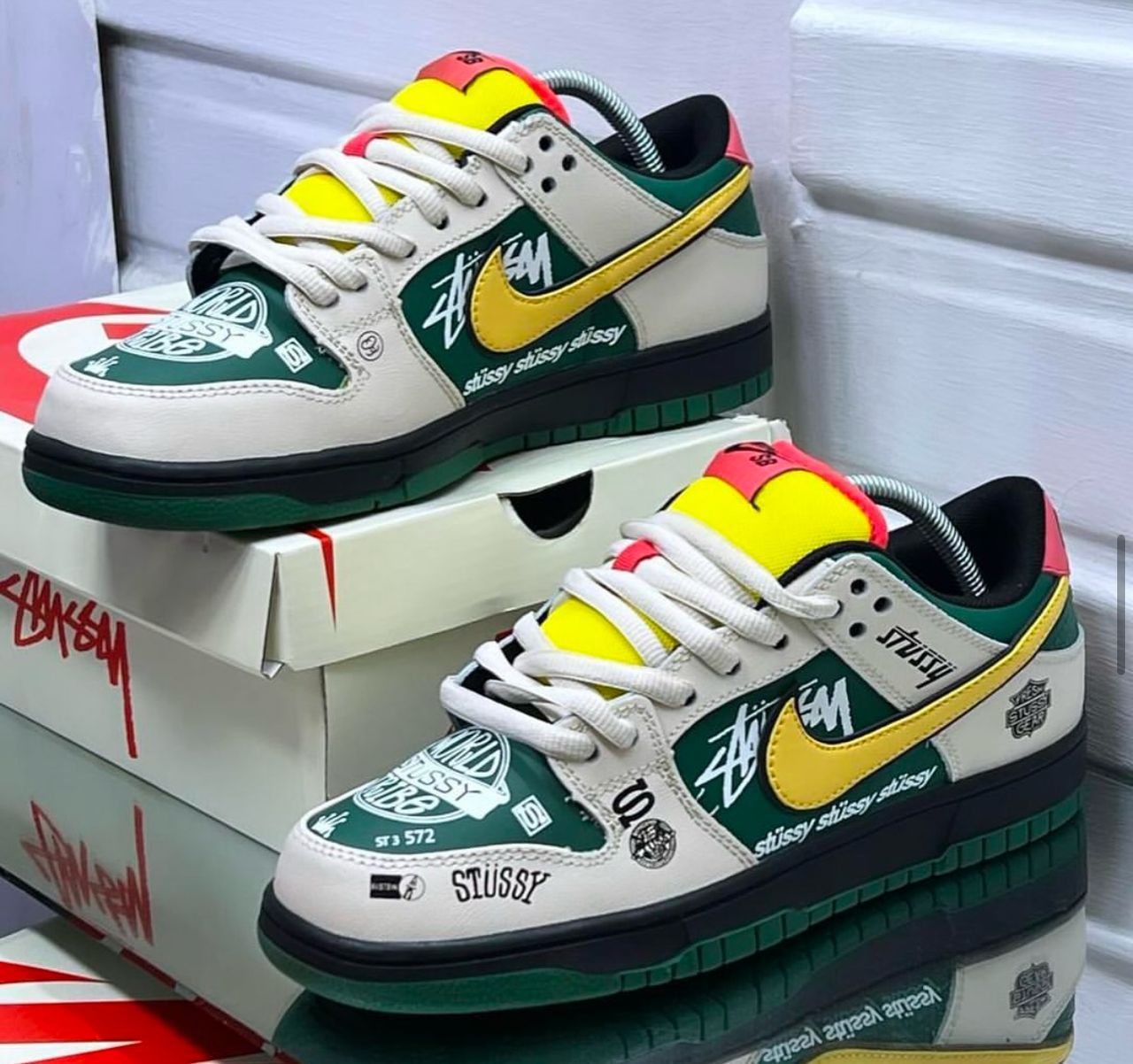 Nike SB Dunk Low Stussy Sneakers Nike SB Dunk Low Stussy Sneakers