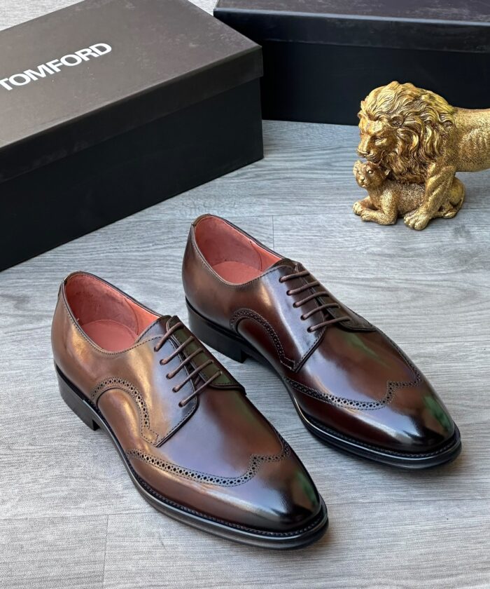 Tom Ford Wingtip Brogue Dress Shoes in Polished Dark Brown Leather