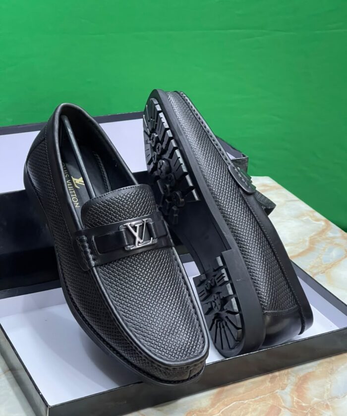 Men’s Luxury Shoes with Silver LV Buckle