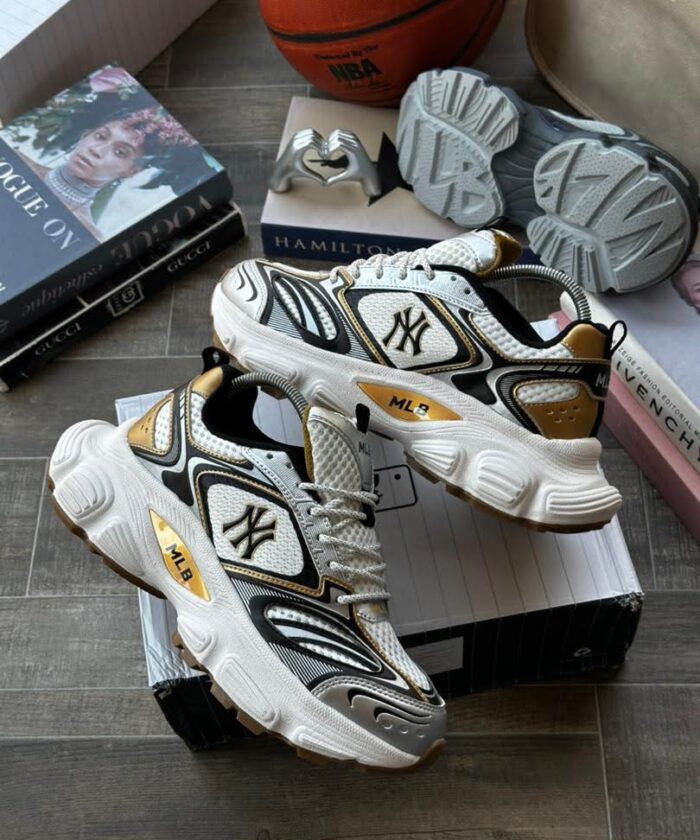 MLB Winner Chunky New York Yankees Sneakers