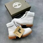 Classic Wheat Nubuck Leather Waterproof Boots Black Collar