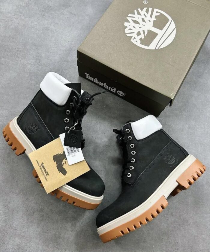 Classic Wheat Nubuck Leather Waterproof Boots Black Collar