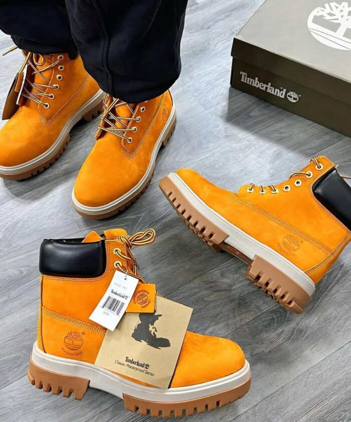 Classic Wheat Nubuck Leather Waterproof Boots Black Collar